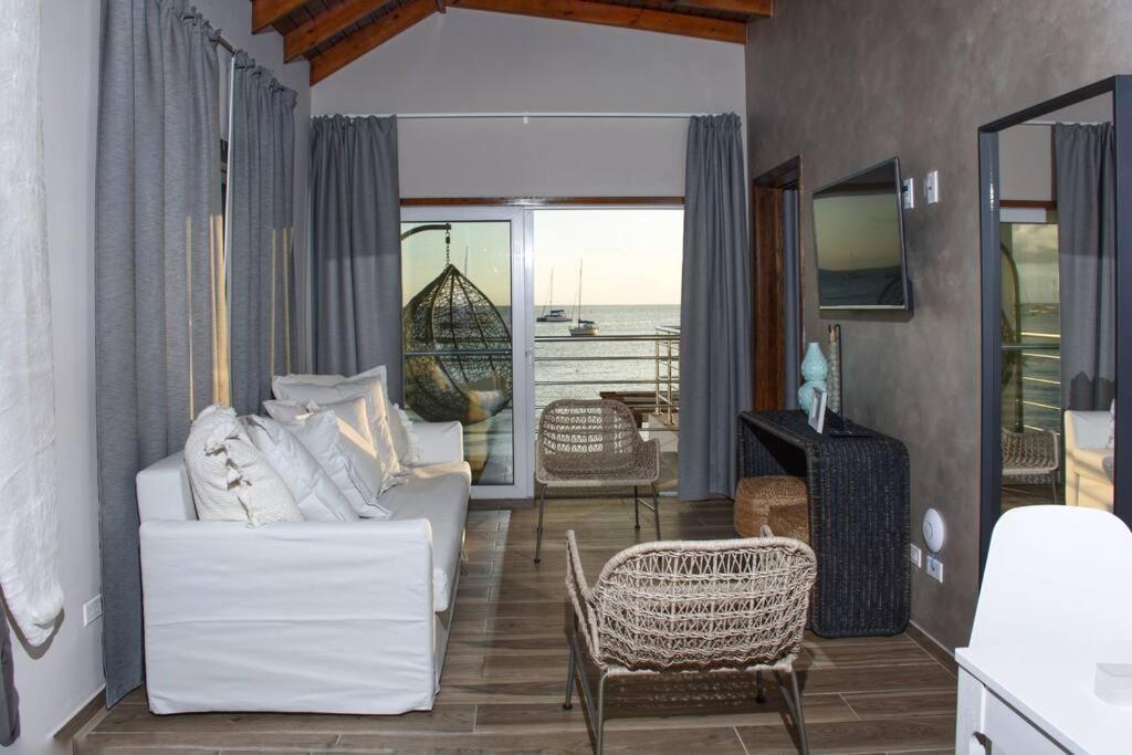 Tradewinds Apartments Simpson Bay Exteriér fotografie